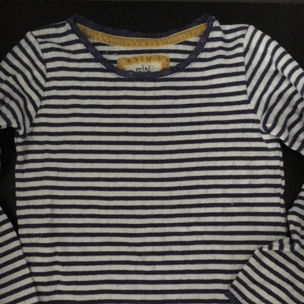 Mini Boden girls, LS shirt. Lace trim collar.
